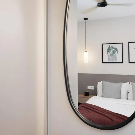 Cozy In Palaio Faliro Apartment *