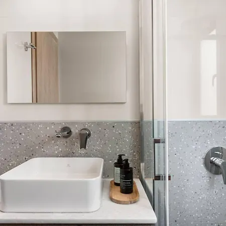 Cozy In Palaio Faliro Apartment *
